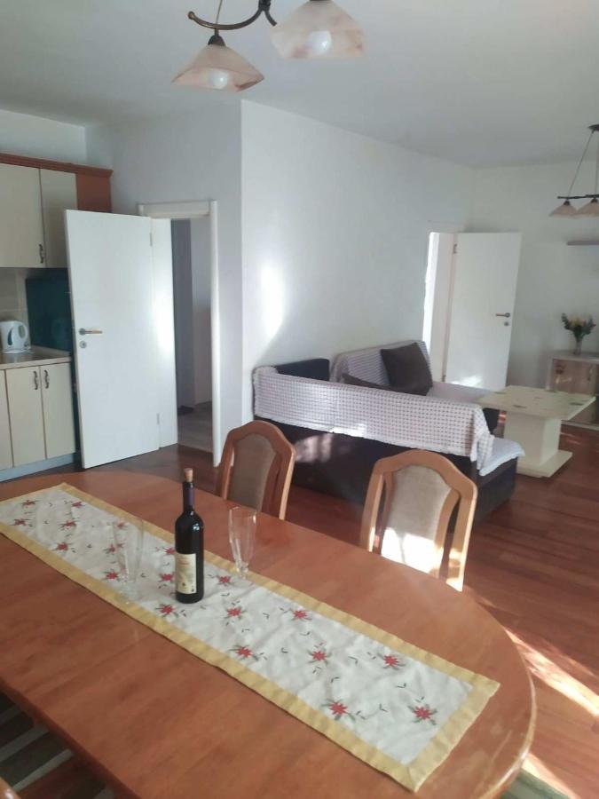 Apartman Any Bar Bagian luar foto