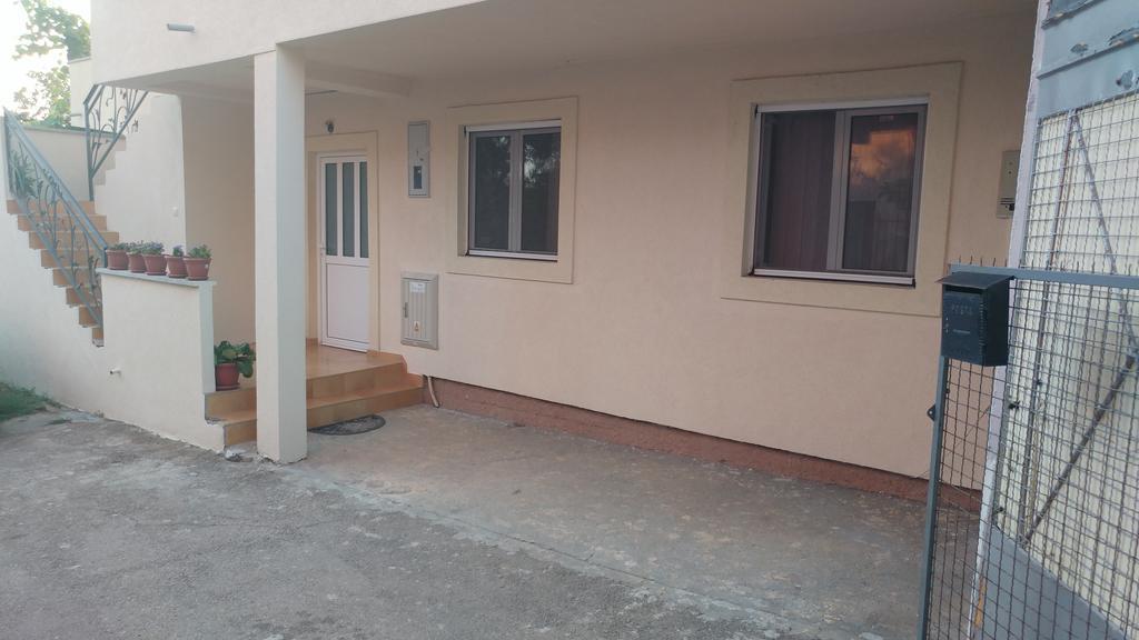 Apartman Any Bar Bagian luar foto