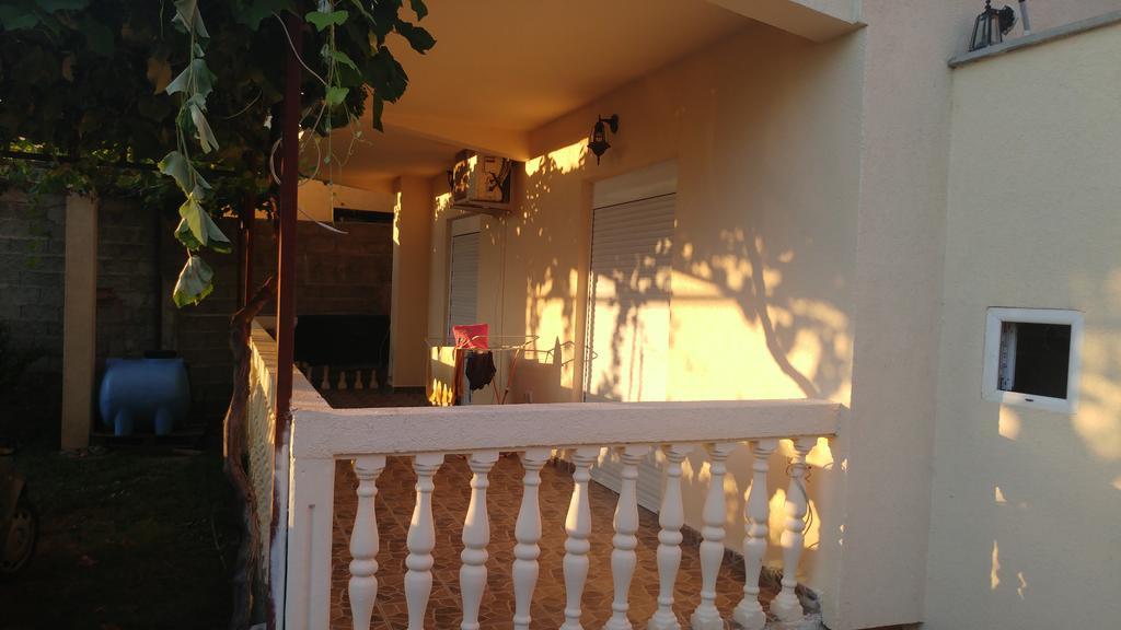 Apartman Any Bar Bagian luar foto