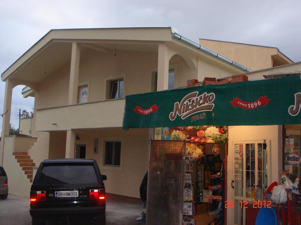 Apartman Any Bar Bagian luar foto